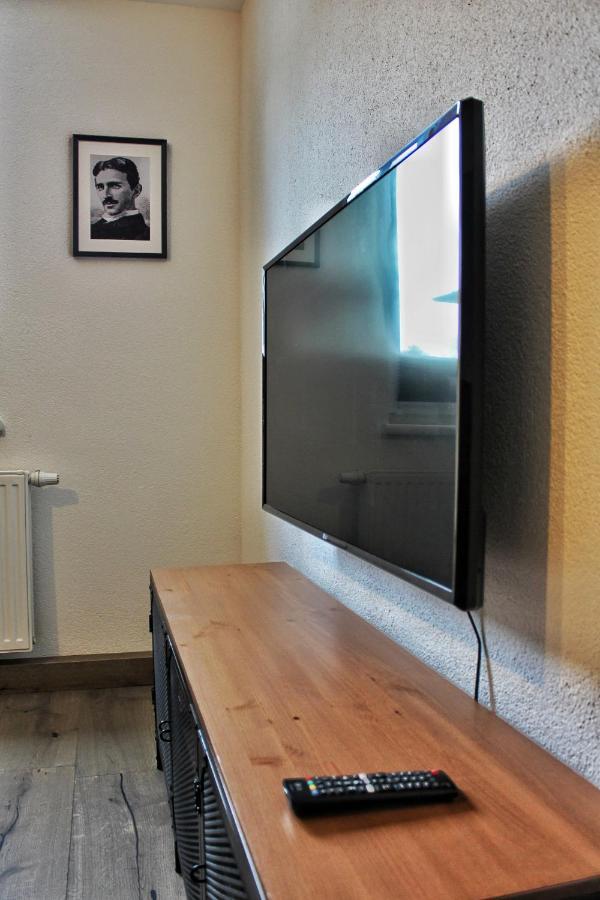 Idyllische Suite In Zentrumsnaehe Mit Parkplatz Top 1 グムンデン エクステリア 写真